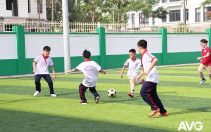 Những điểm cần lưu ý khi sử dụng cỏ nhân tạo trong thi công sân trường học